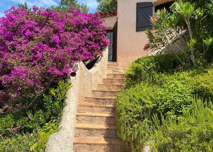 Provencal Villa With Sea Views & Mediterranean Garden, Beaches, Wi-Fi, Air Conditioning